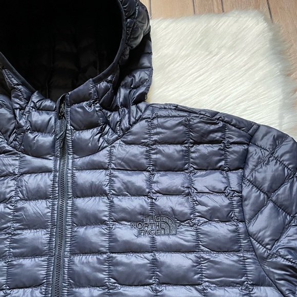 The North Face Men’s ThermoBall Eco Hoodie Jacket In Urban Navy Matte - Picture 3 of 9